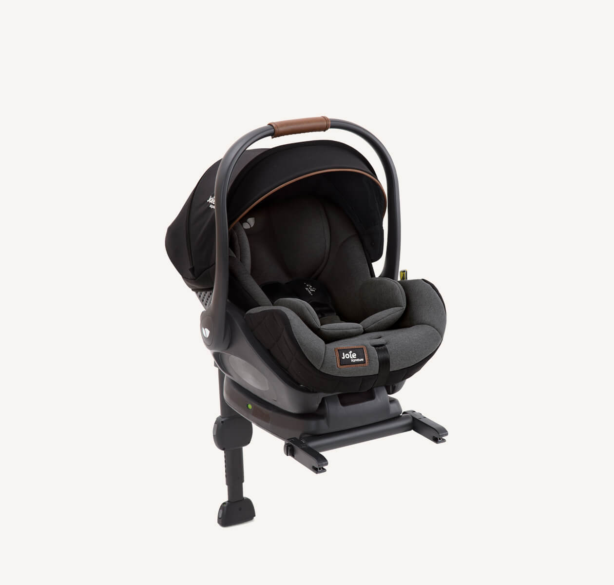  I level recline in black facing a right angle on a base
